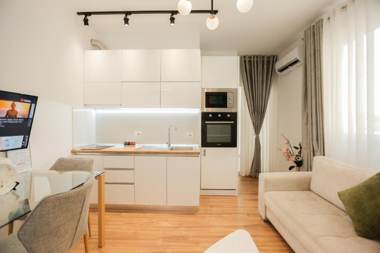 Miku Apartment-Stunning Apartment At Taiwan Tirana Exterior foto